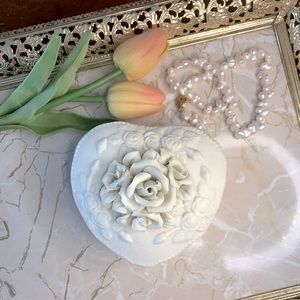 Vintage Matte Porcelain Floral Jewelry Box 🤍